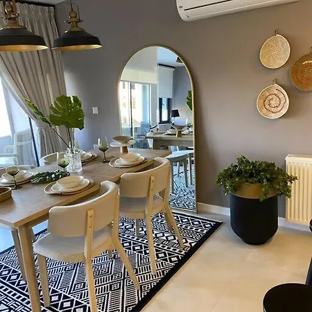 2+1 Luxury Flat ,near Old Town Apartment *